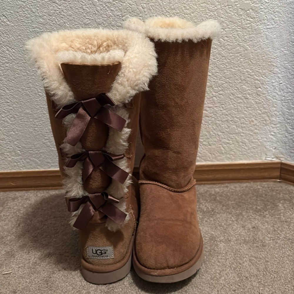Ugg 3 bowed boots